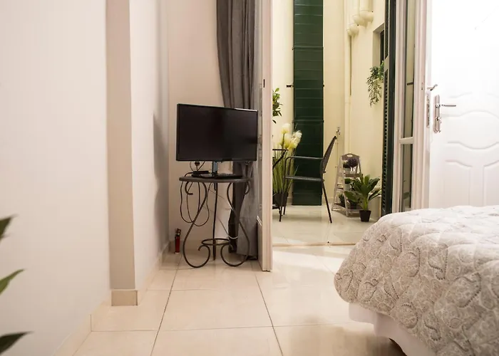 Historical Center Small Diamond