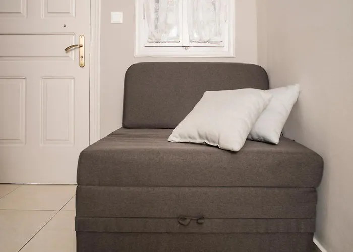 Historical Center Small Diamond * Kalamata