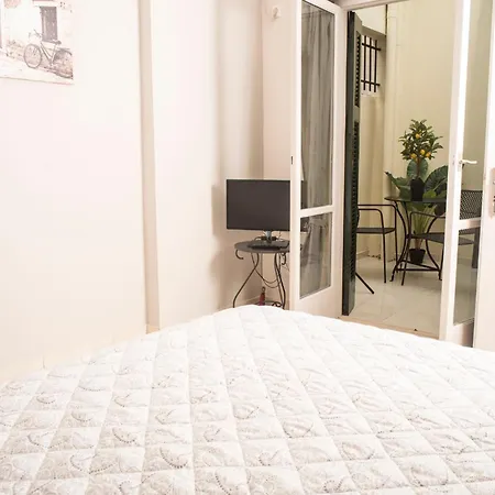 Historical Center Small Diamond Apartment